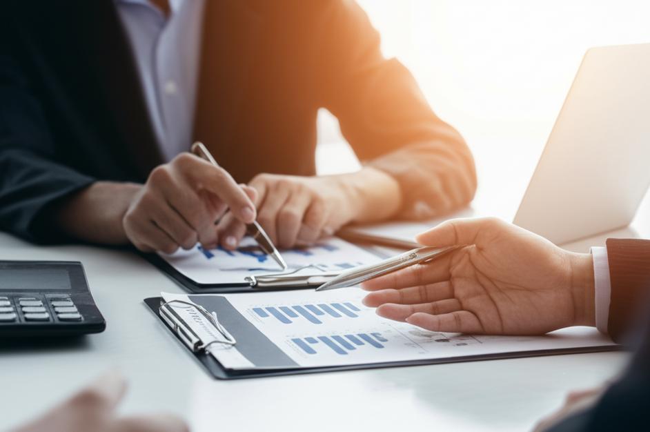 Bí Quyết Giao Tiếp & Bán Hàng Đỉnh Cao: Chinh Phục Mọi Khách Hàng