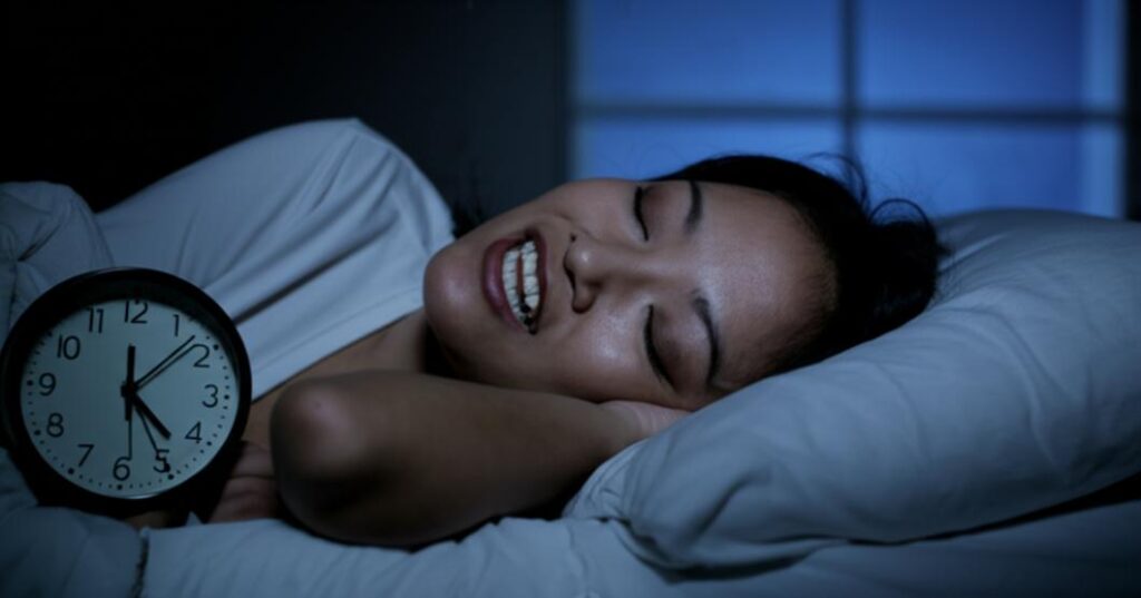 Người phụ nữ mất ngủ ban đêm.