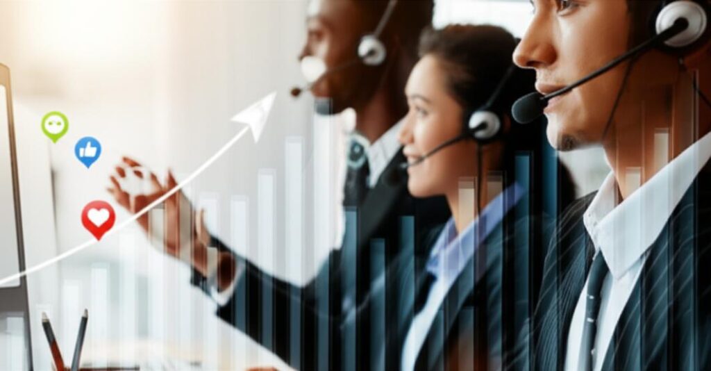 Nhân viên tương tác tích cực với khách hàng, biểu đồ tăng trưởng phát triển.