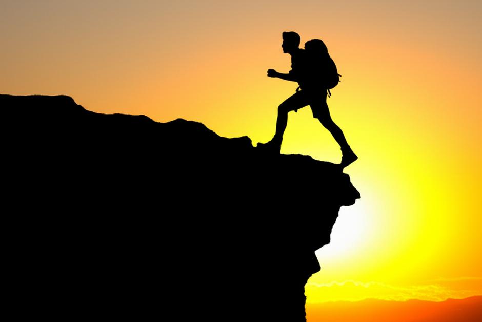 Hành trình chinh phục đỉnh cao, biểu tượng cho ý chí kiên cường.