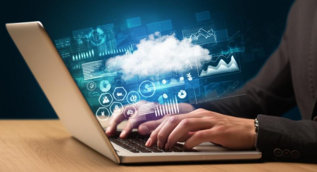 Giao diện phần mềm quản lý online trên máy tính xách tay.