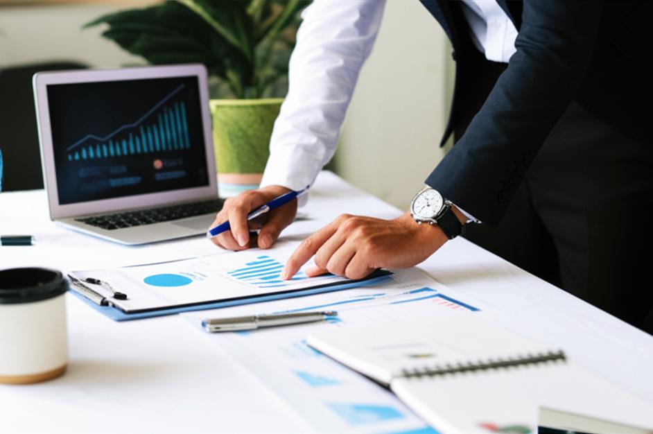 Doanh nhân chuẩn bị kỹ lưỡng cho đàm phán.