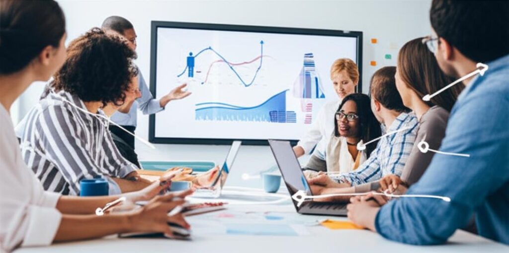 Nâng Tầm Nhân Sự: Hành Trình Đào Tạo và Phát Triển Nhân Viên Toàn Diện 6 Nhân viên tham gia buổi đào tạo năng động và hợp tác.